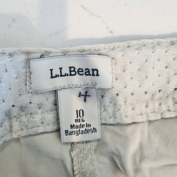 L.L. Bean Nylon Khaki Shorts Woman's 10 Zipper Cargo Pocket Stretch Waist EUC - Picture 8 of 11